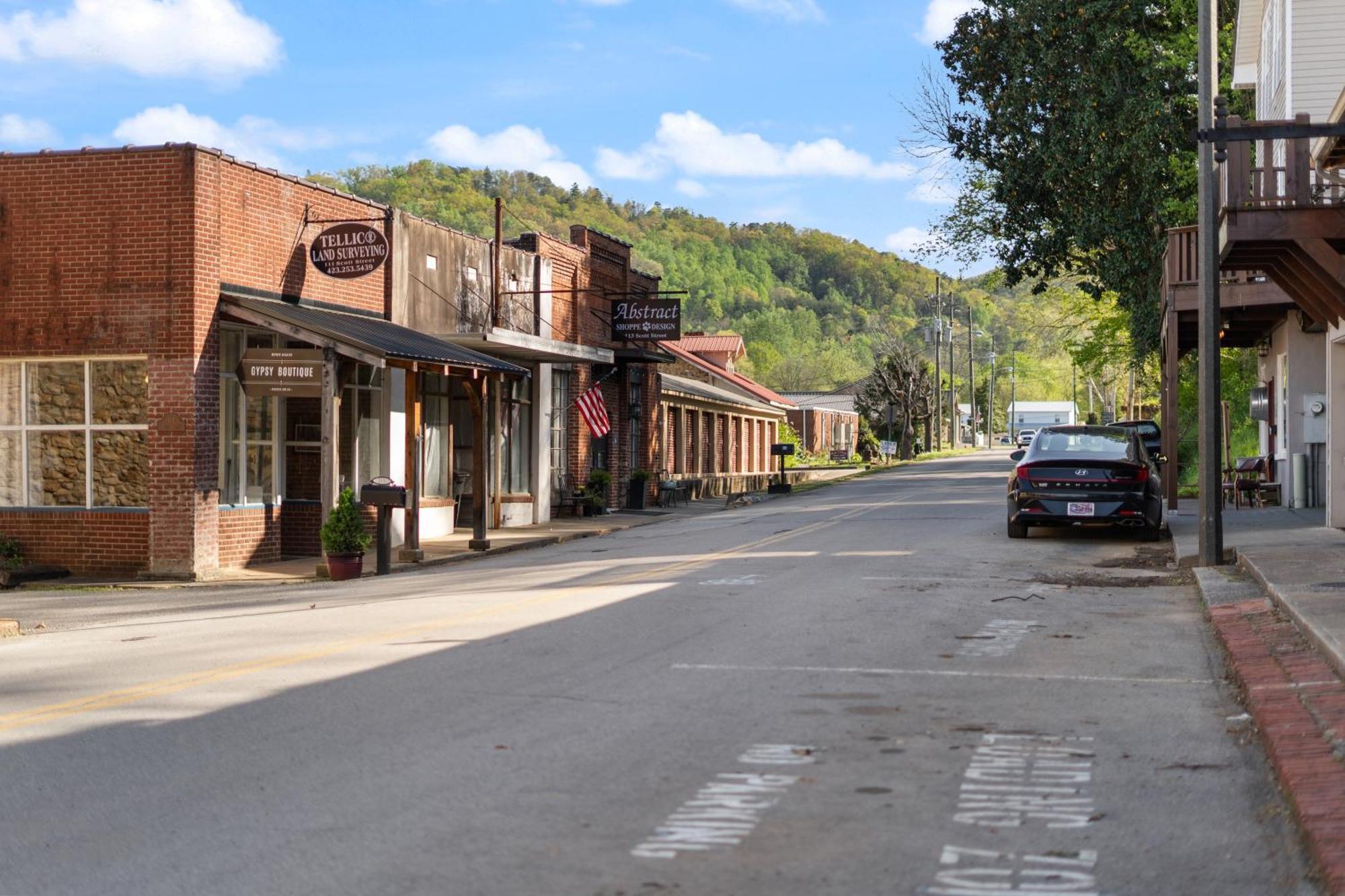 Inn The And Event Venue Tellico Plains