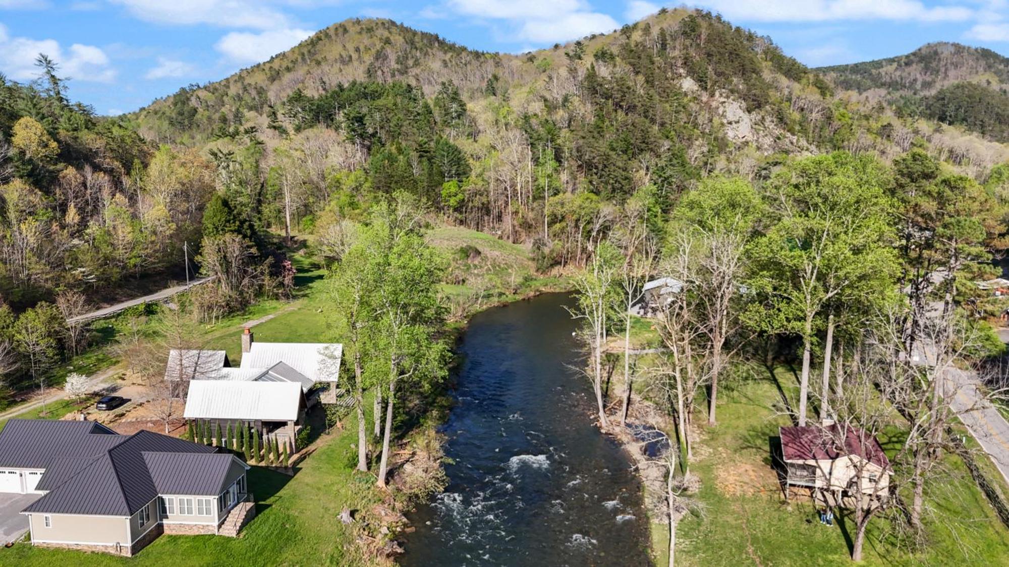 The And Event Venue Tellico Plains