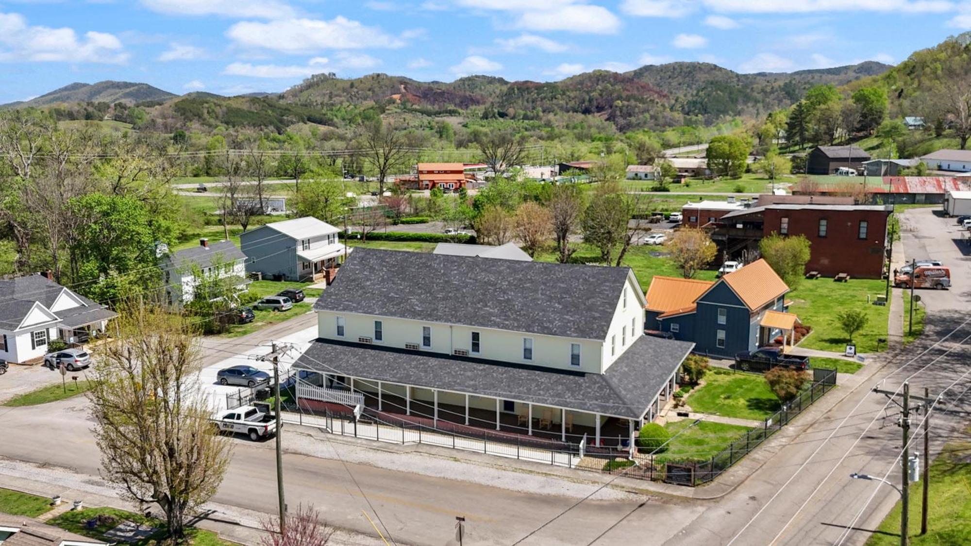 The And Event Venue Tellico Plains